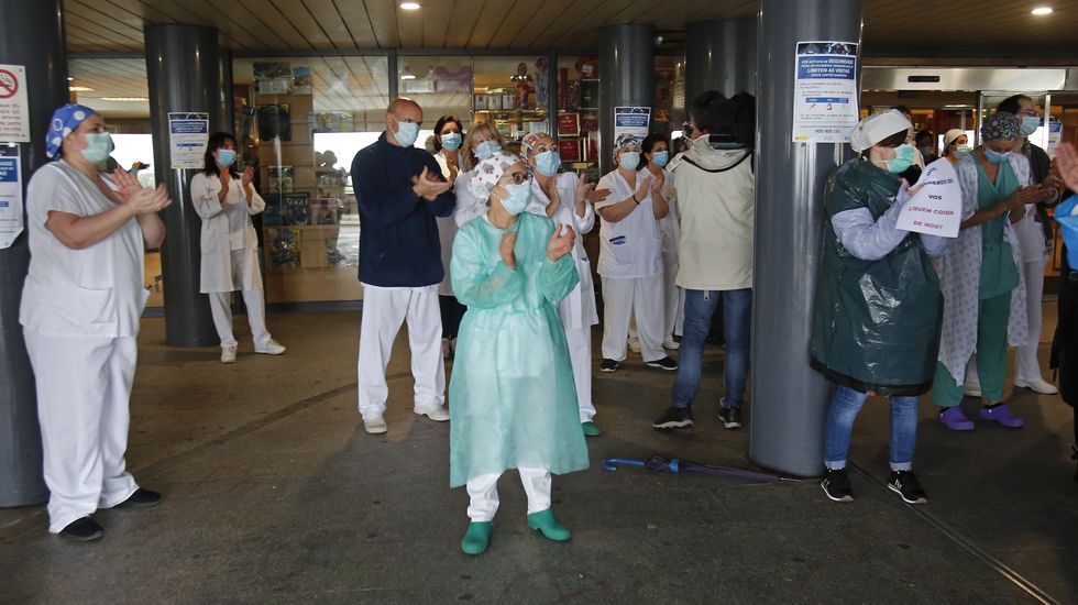 Concentración de sanitarios en el hospital Montecelo