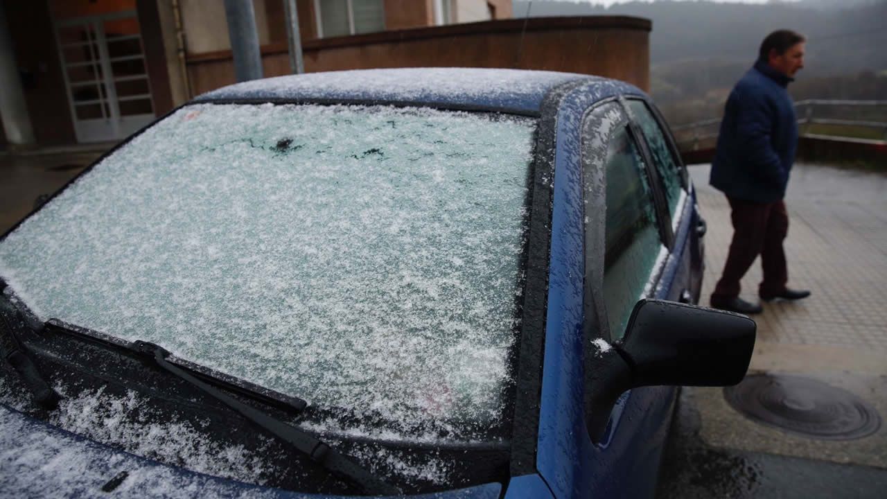 Nieve en Vilaronte, a unos tres kilómetros del centro de Foz