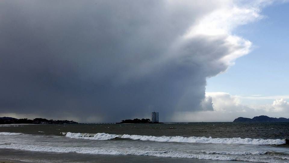Carballo XXL.Temporal en la playa de A Frouxeira, en Valdoviño