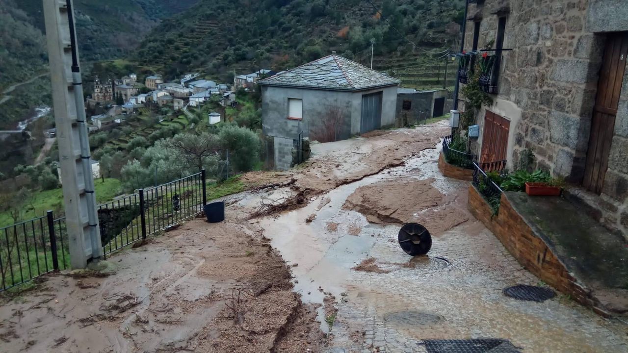Cerrado el acceso a As Ermidas en O Bolo por derrumbes
