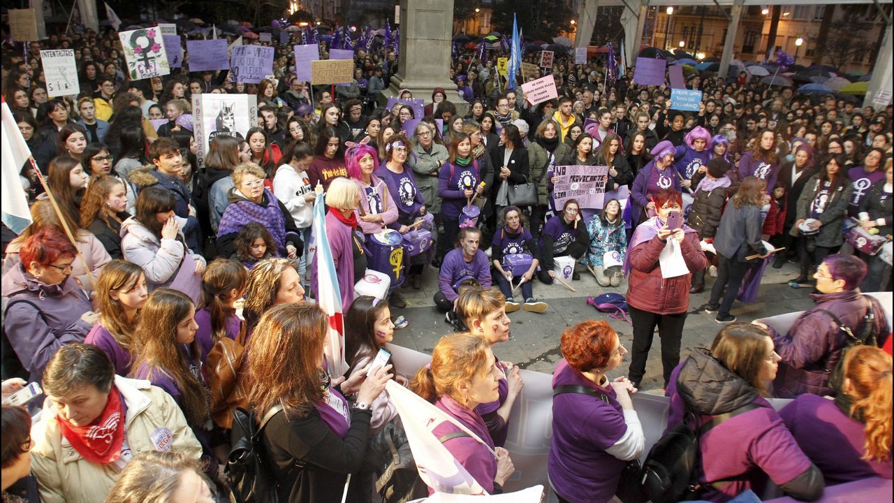Los participantes en la concentración de Ferrol