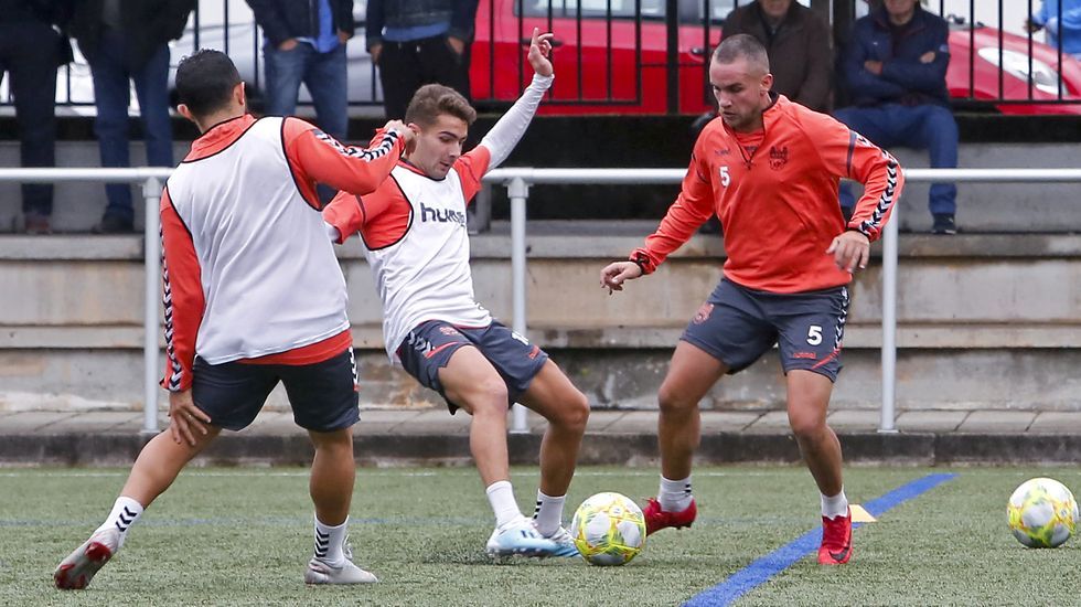 Entrenamiento del Pontevedra CF en A Xunqueira
