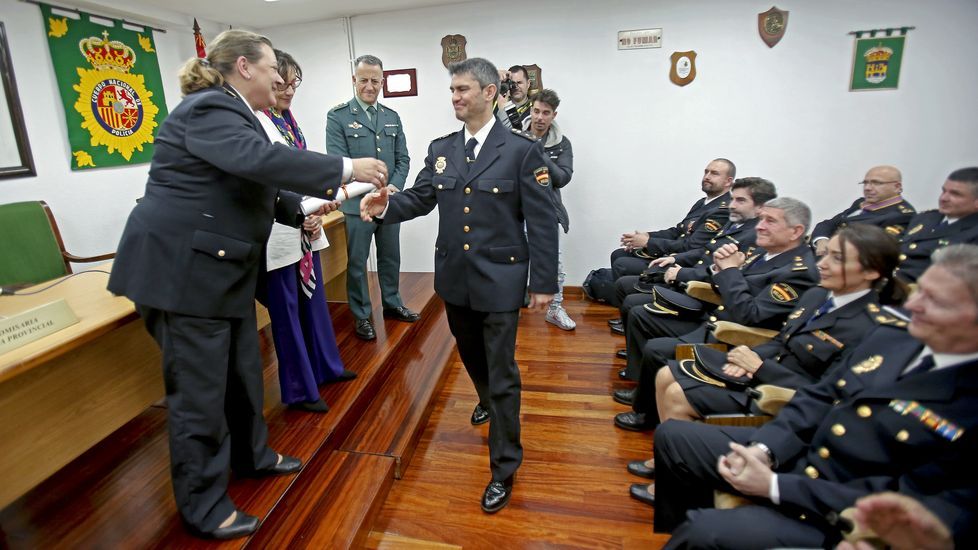 Entrega de medallas en la Policía Nacional