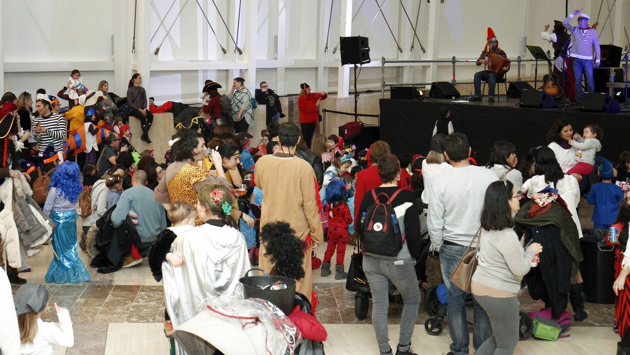 Fiesta de disfraces en la Cidade da Cultura
