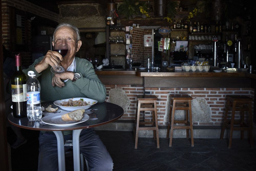 Xantar no apagamento. A vida non se para. 28/04/2025