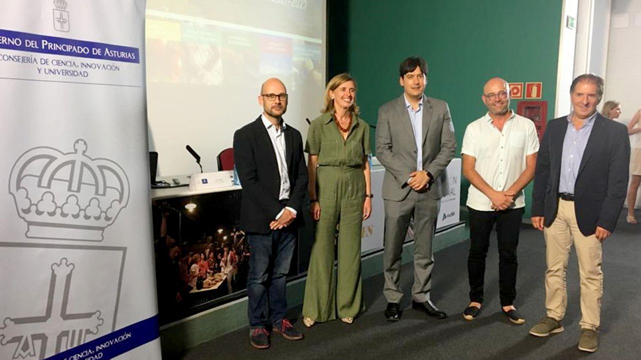 El director general de Innovaci�n, Investigaci�n y Transformaci�n Digital, Iv�n Aitor Lucas; la directora del Idepa, Eva Pando; el consejero de Ciencia, Innovaci�n y Universidad, Borja S�nchez; el administrador de la empresa Bizkares, Adolfo Blanco, y el director t�cnico de la empresa Industrial Olmar, Jos� Antonio Mori