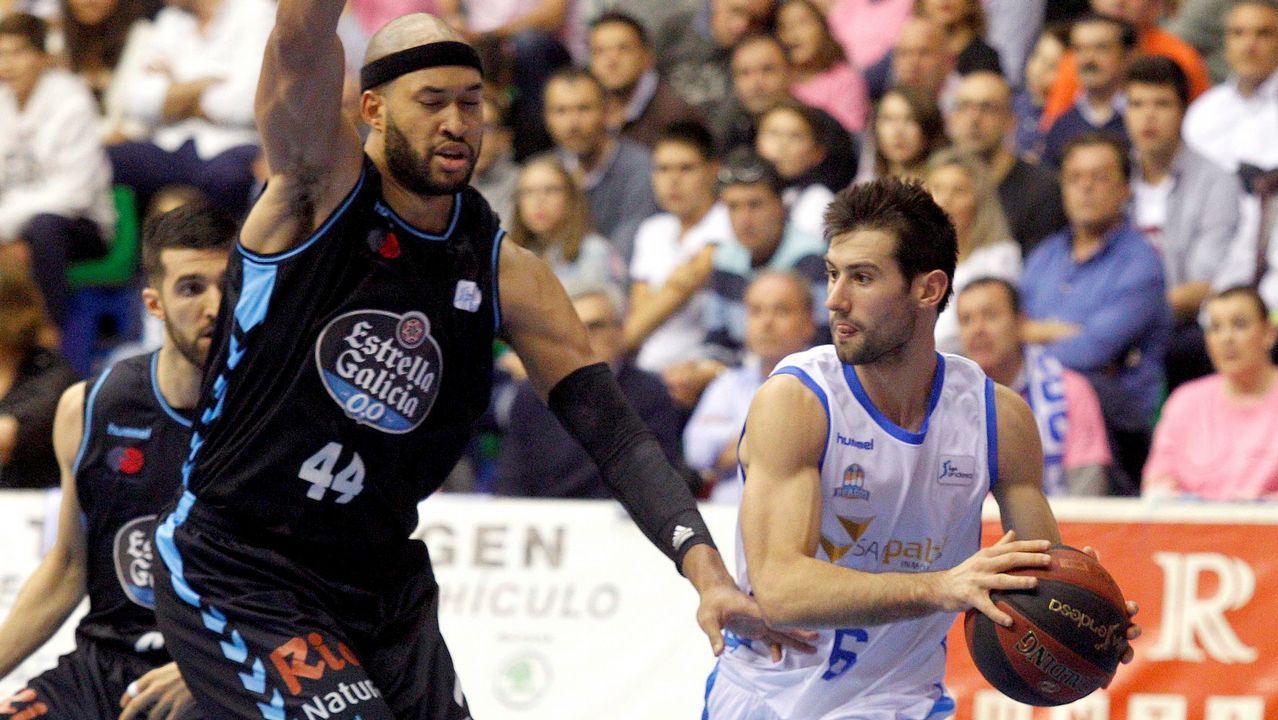 Jerome Jordan defiende a Fitipaldo