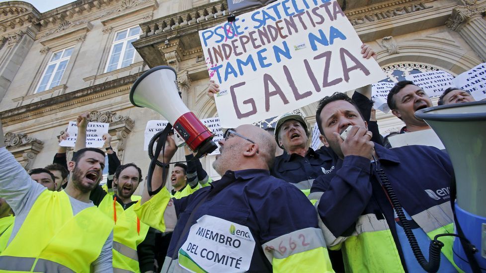 Protesta de los trabajadores de Ence en la Diputación de Pontevedra