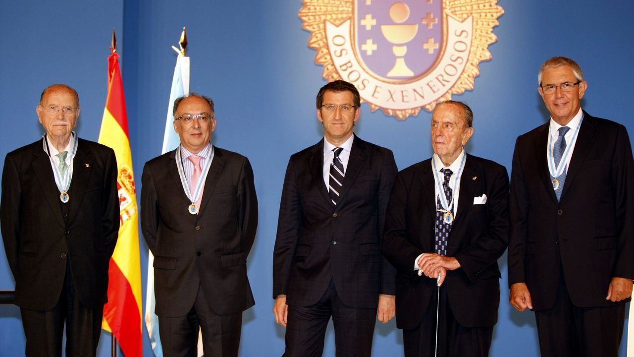 Emilio Pérez Touriño saluda, como presidente de la Xunta, a Fernández Albor