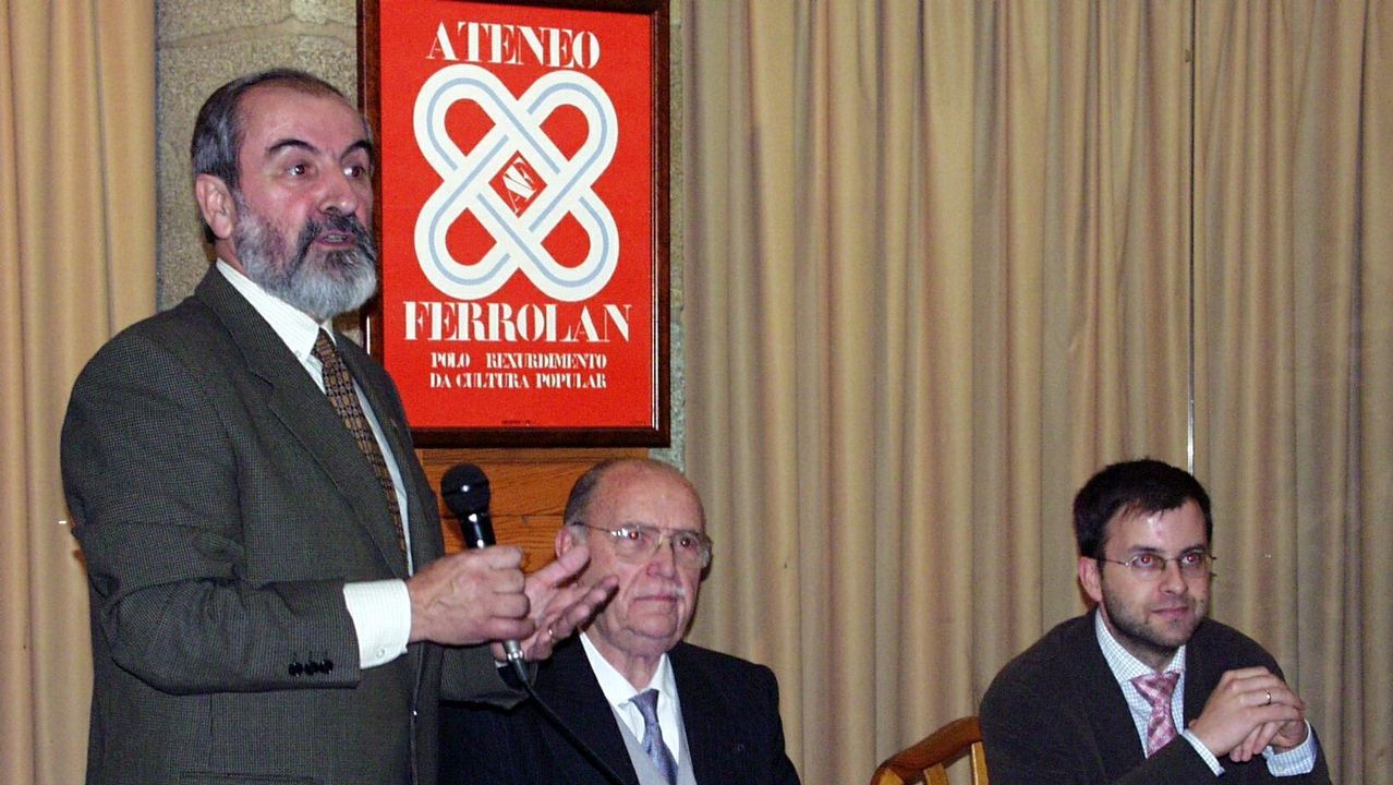 Albor dando una charla en el Ateneo Ferrolano