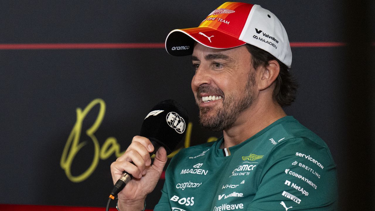 MartiLazaroChloeLaisne.Fernando Alonso, durante la rueda de prensa previa al Gran Premio de Montmel�.