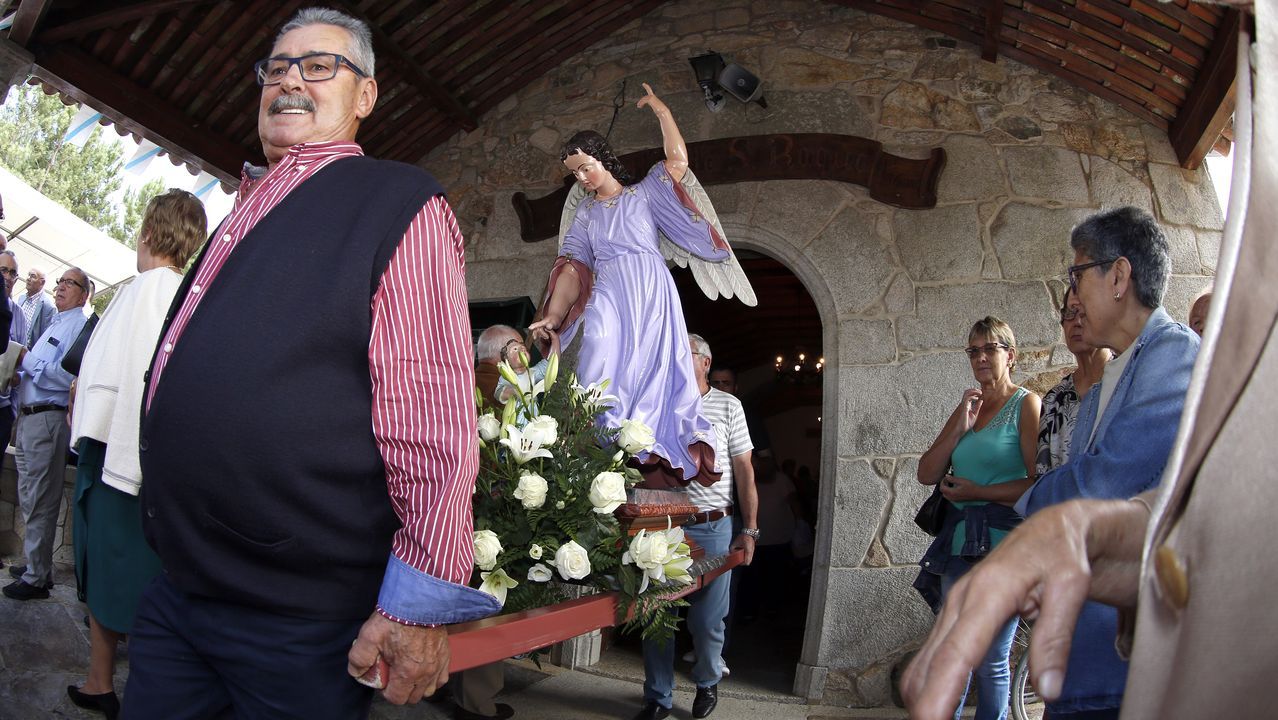 Fiestas en San Roquiño misa y procesión en honor a San Miguel
