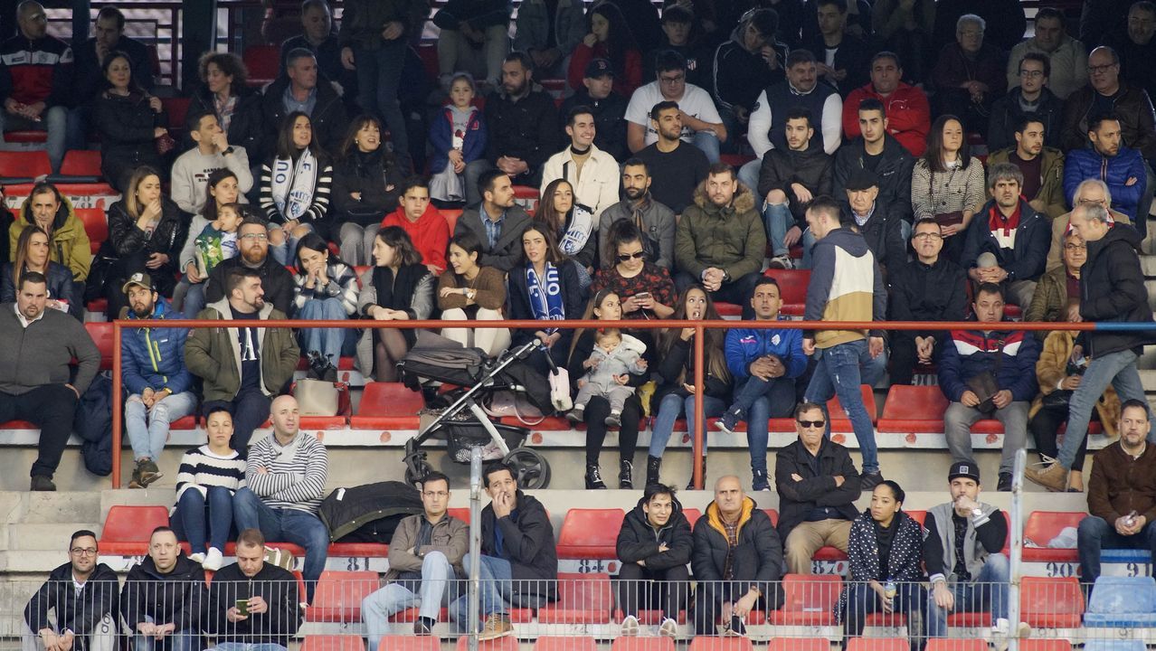 Ambiente de gala en el derbi del fútbol ourensano.La pugna entre la UD Ourense y el Ourense CF fue toda una fiesta del balompié provincial