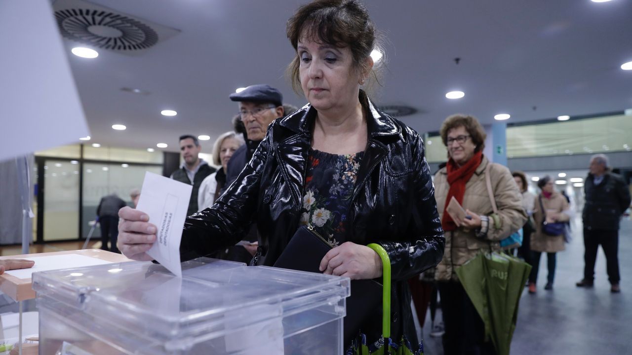 Colas para votar en A Coruña