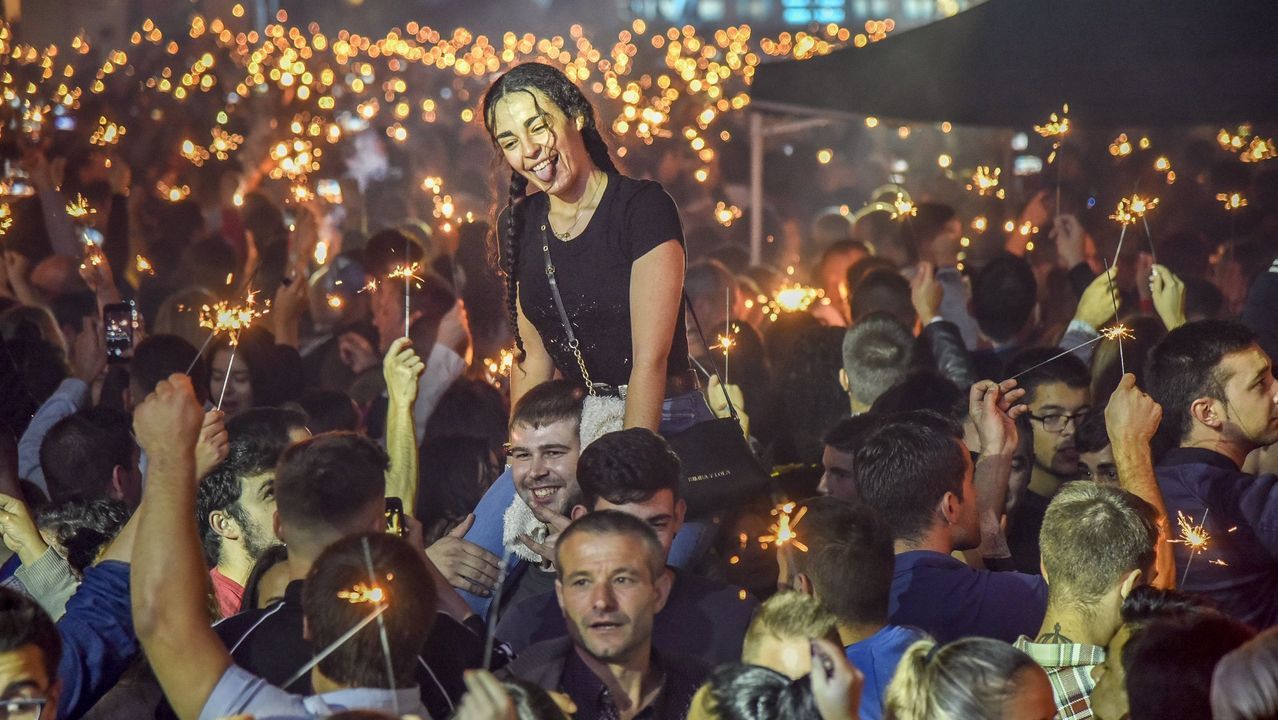 RESUMEN DEL AÑO 2019. Miles de gargantas cantaron la Rianxeira en las Fiestas de la Guadalupe