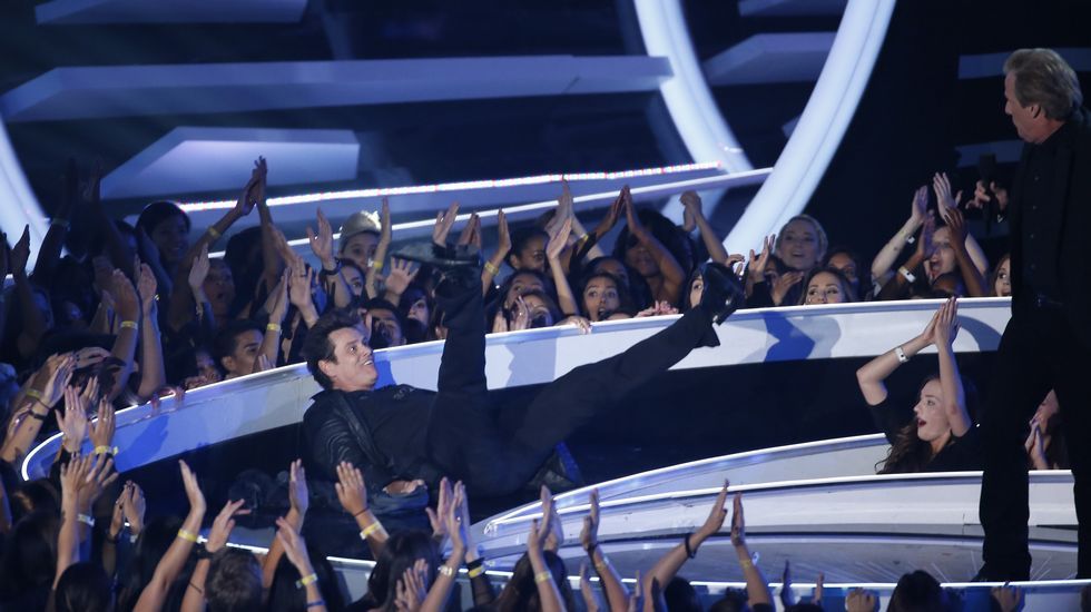 Mientras presentaba el premio de Mejor Video Pop junto a Jeff Daniels durante los MTV Video Music Awards 2014, Jim Carrey resbaló en el escenario. Por supuesto, dijo que todo estaba planeado.