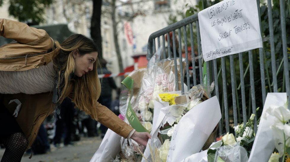 Flores cerca de la sala Bataclan