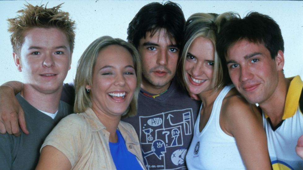 Varios de los protagonistas de la serie «Compañeros», en el año 2000.