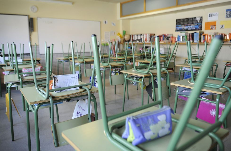 En el colegio Manuel Rivero de Lalín el aula de sexto quedó completamente vacía.
