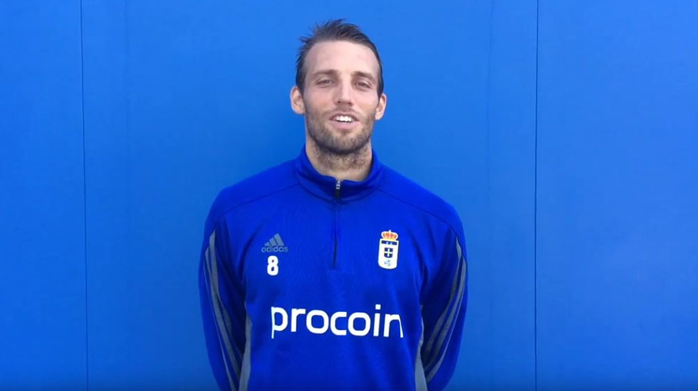 Michu muestra su apoyo a Azul Carbayon