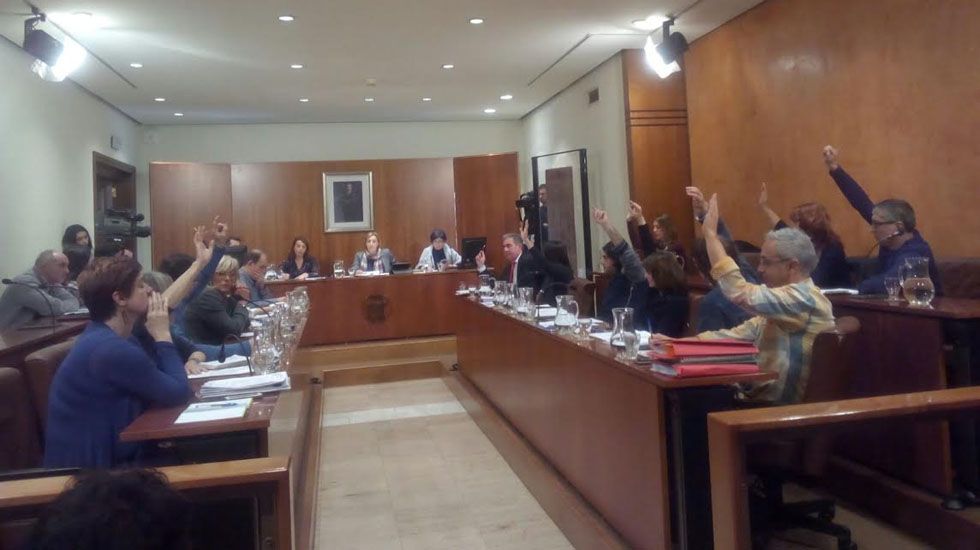 Los concejales de Avilés votan en contra de los presupuestos del PSOE