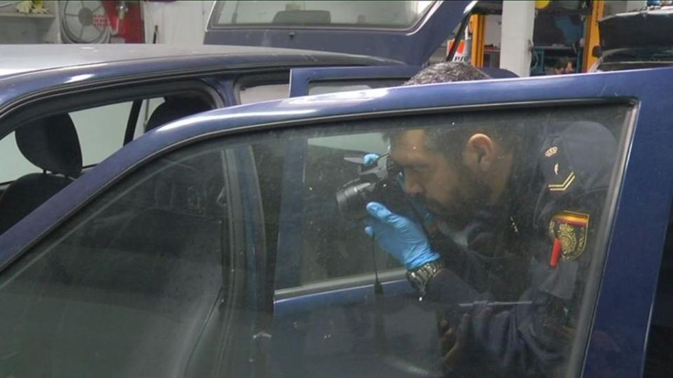 Con la Polic&iacute;a Cient&iacute;fica en el lugar del delito