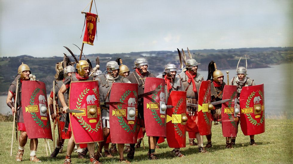 Integrantes de Kérberos equipados con indumentarias de la legión romana