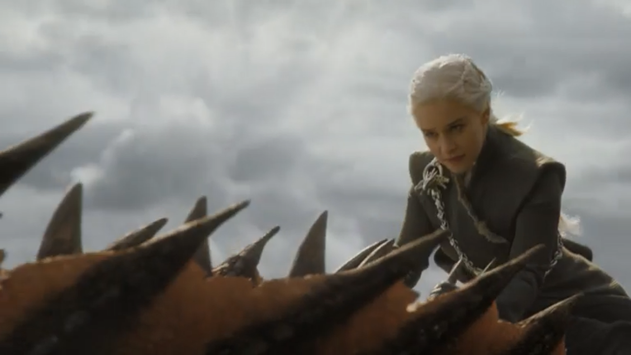 Daenerys a lomos de Drogon en el episodio 7x04 de Juego de Tronos
