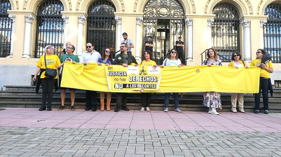 Manifestación de los funcionarios de justicia en Oviedo.