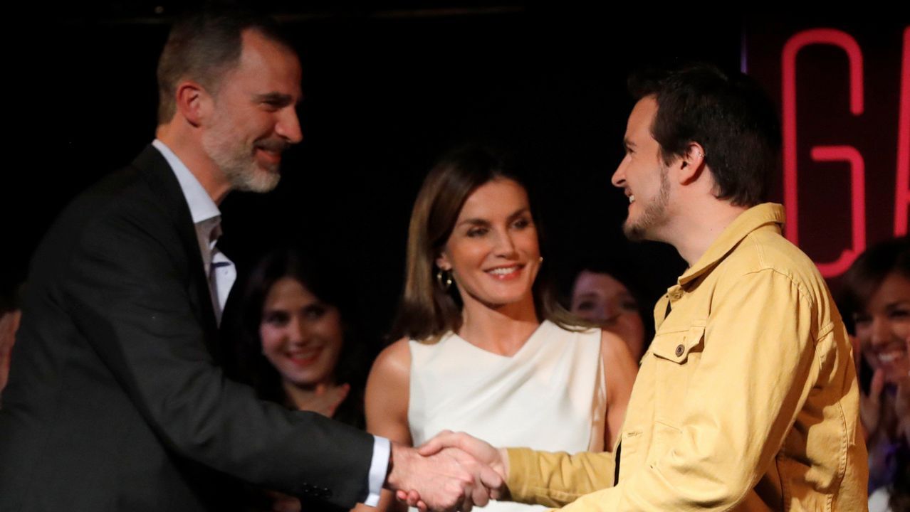 El rey sorprende acompa&ntilde;ando a la reina a la final del concurso de mon&oacute;logos cient&iacute;ficos