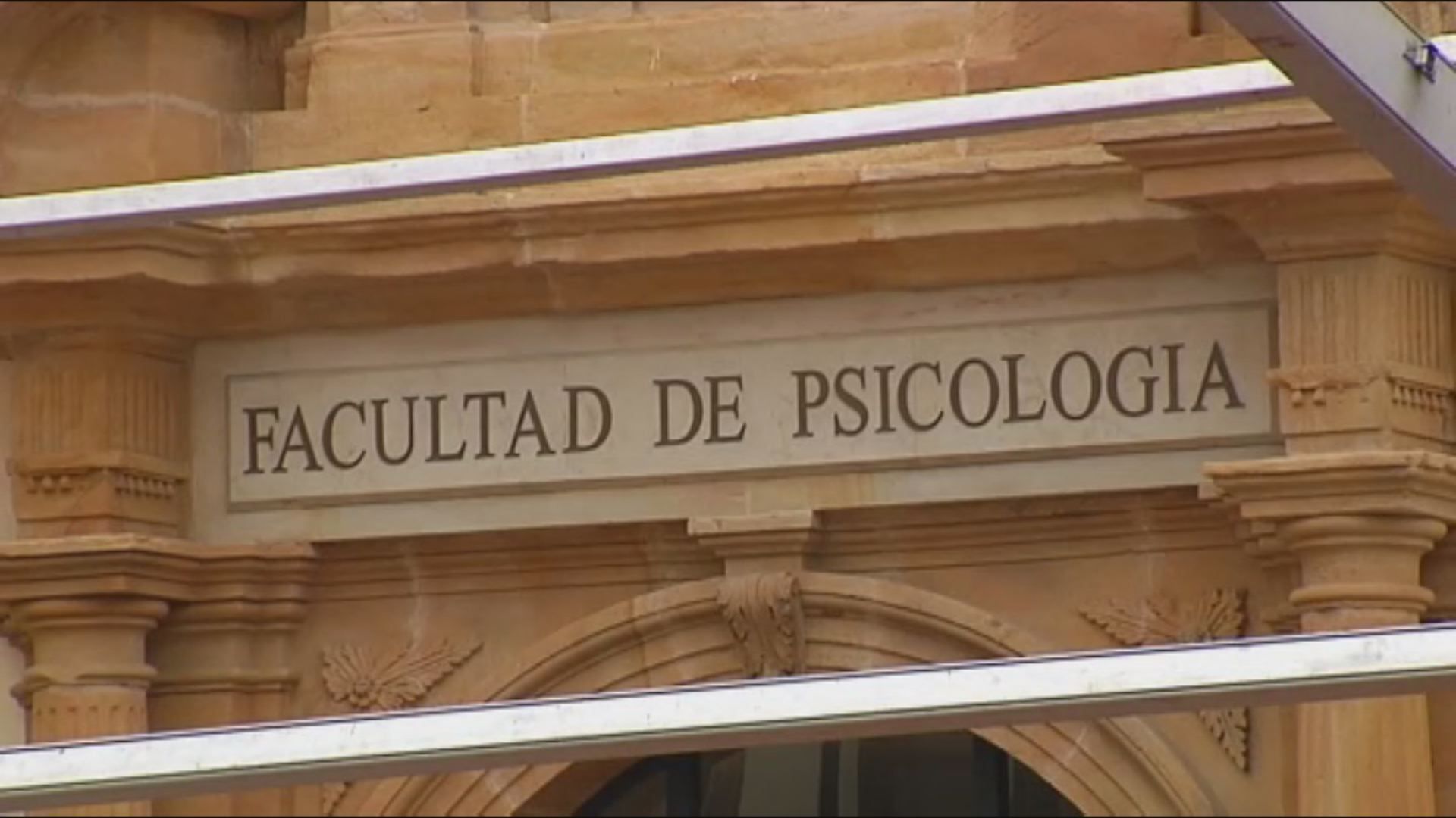 &laquo;El profesor nos dec&iacute;a que ten&iacute;amos ir a clase igual de guapas que cuando salimos de fiesta&raquo;