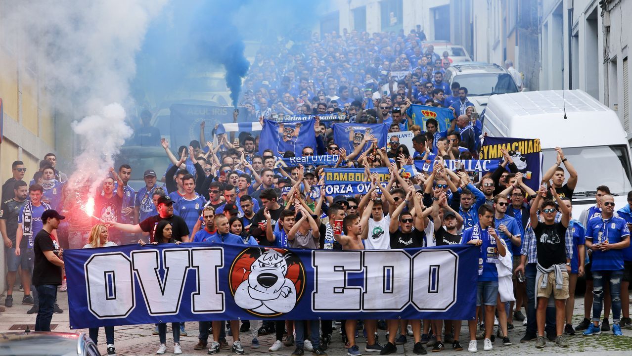 Las calles de Lugo se ti&ntilde;en de azul en la previa del choque ante el Oviedo
