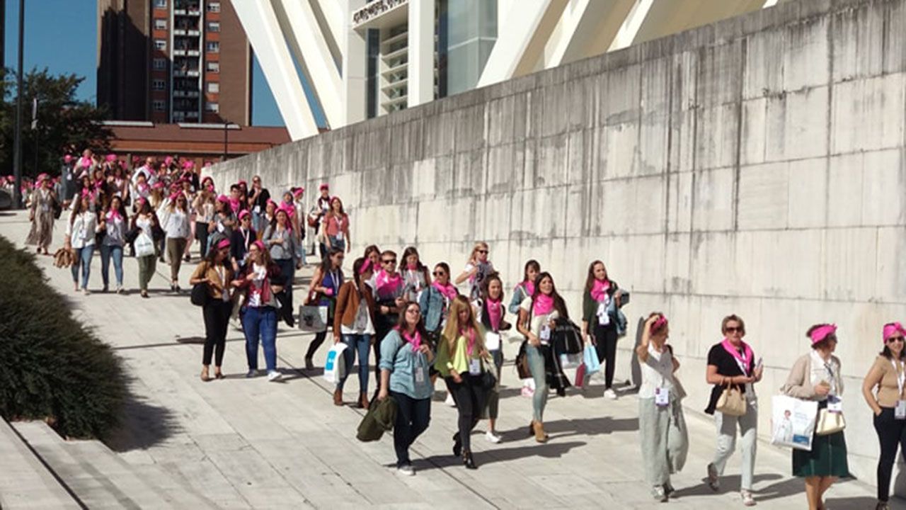 Marea Rosa en las inmediaciones del Calatrava