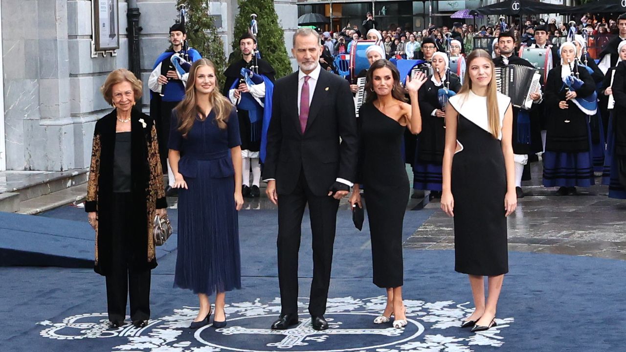 Solemnidad y emotividad en los Premios Princesa de Asturias presididos por la familia real