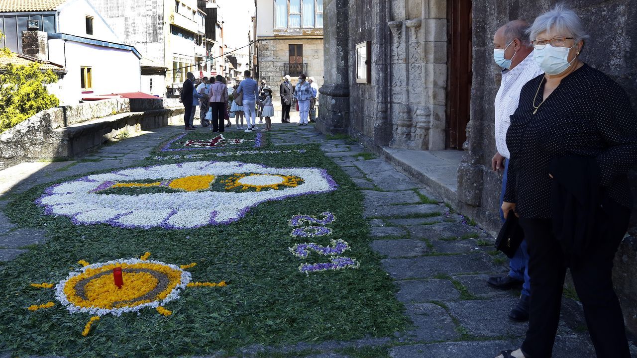 Alfombra floral en Rianxo