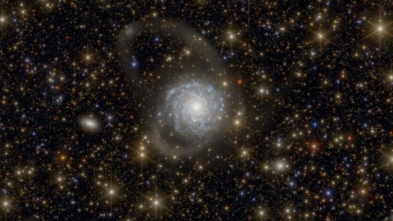 Imagen de archivo de una galaxia.