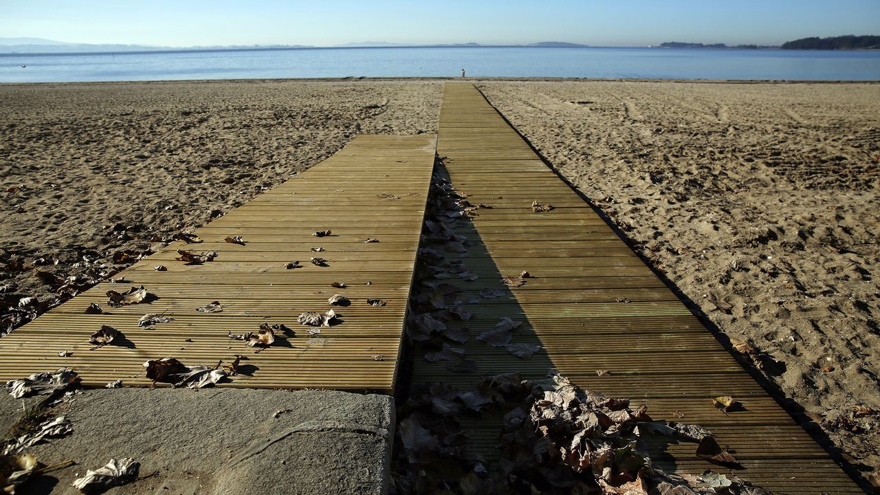 Chequeo en la playa de Tanxil.