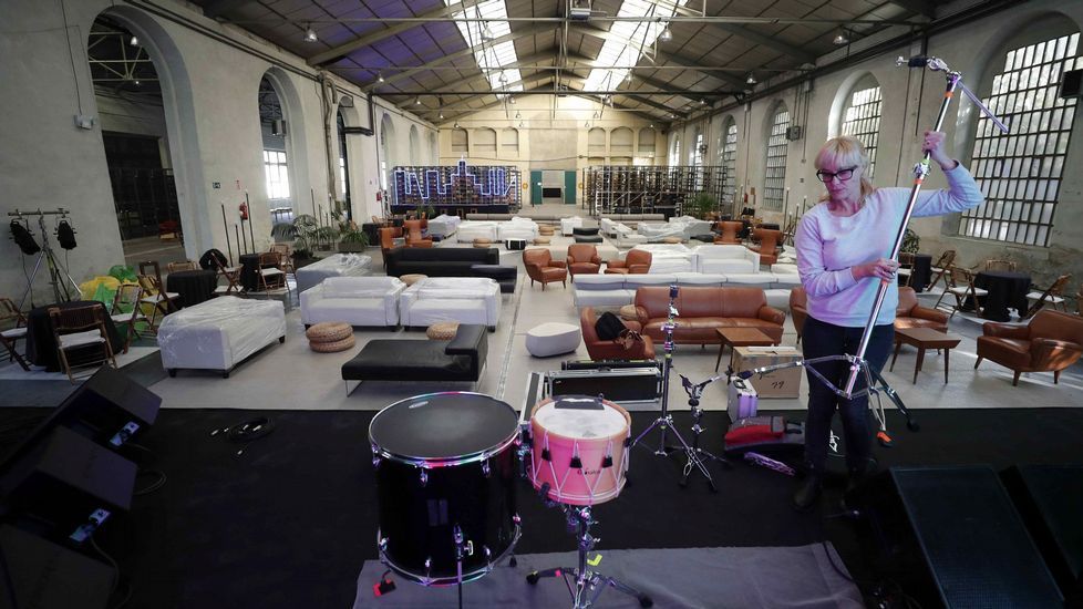 La magia del cine ha conseguido transformar la antigua Fábrica de Armas de Oviedo, cerrada desde 2012, en la Fábrica Scorsese