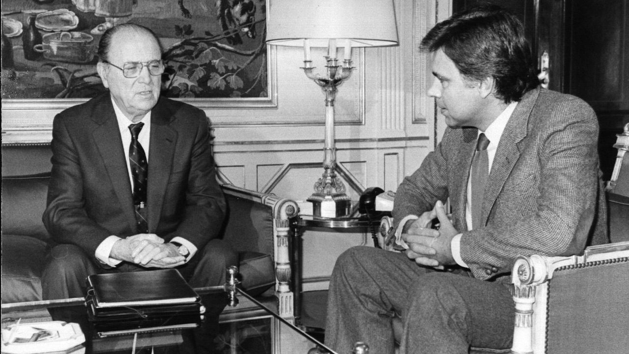El presidente del Gobierno Felipe González se reúne con Gerardo Fernández Albor, presidente de la Xunta de Galicia.