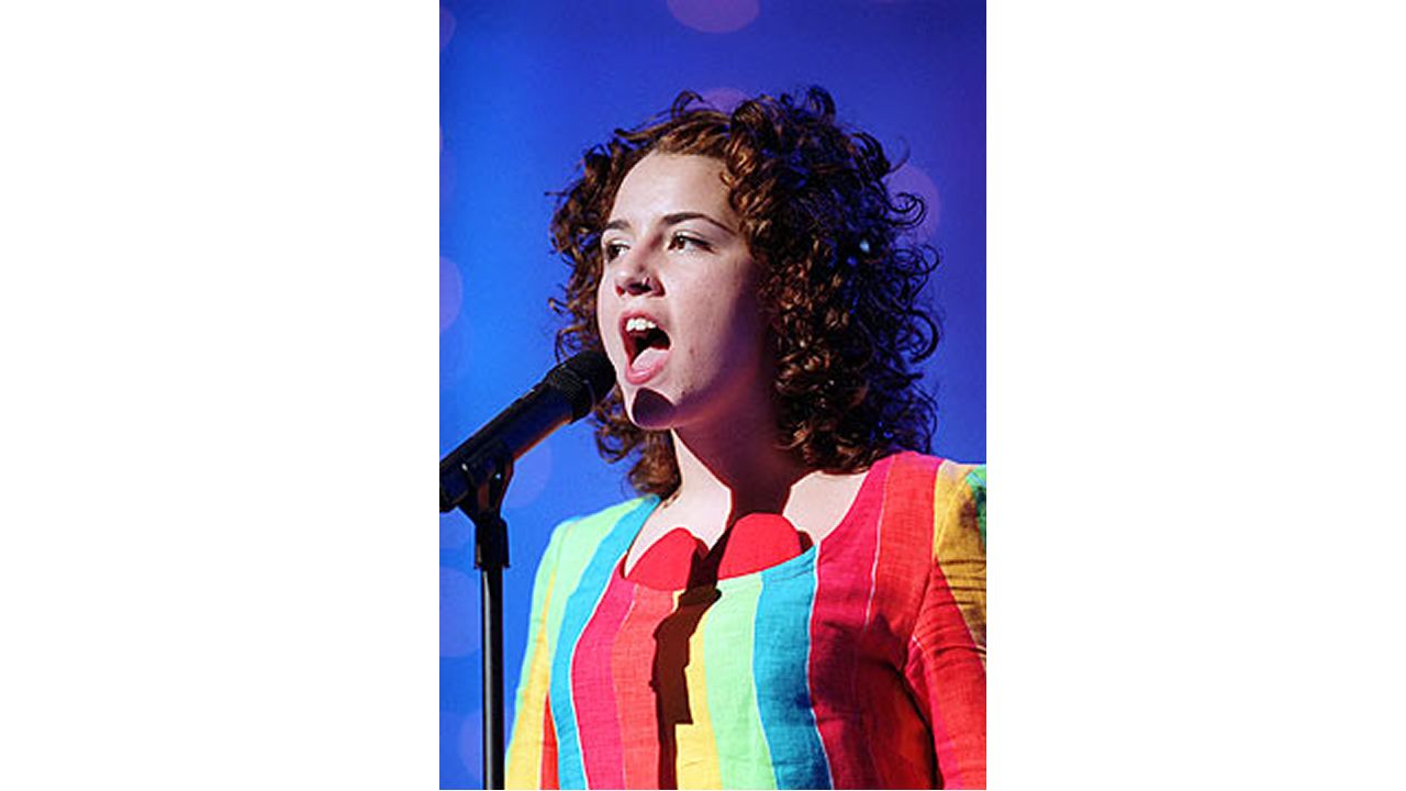 Lydia representó a España en Eurovisión con la canción «No quiero escuchar». Quedó en último lugar y acudió al festival con un colorido diseño de Ágatha Ruiz de la Prada