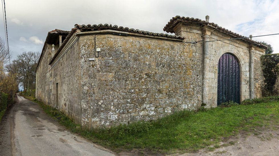 Muros exteriores del pazo de Ferreiroá