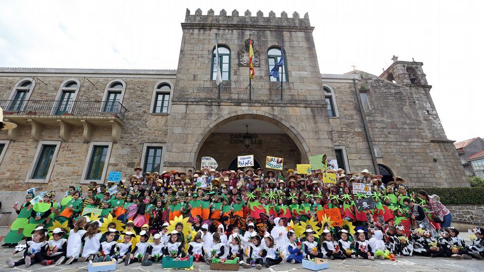 Proyecto Voz Natura del Colegio Jaime Balmes celebrando el día da terra