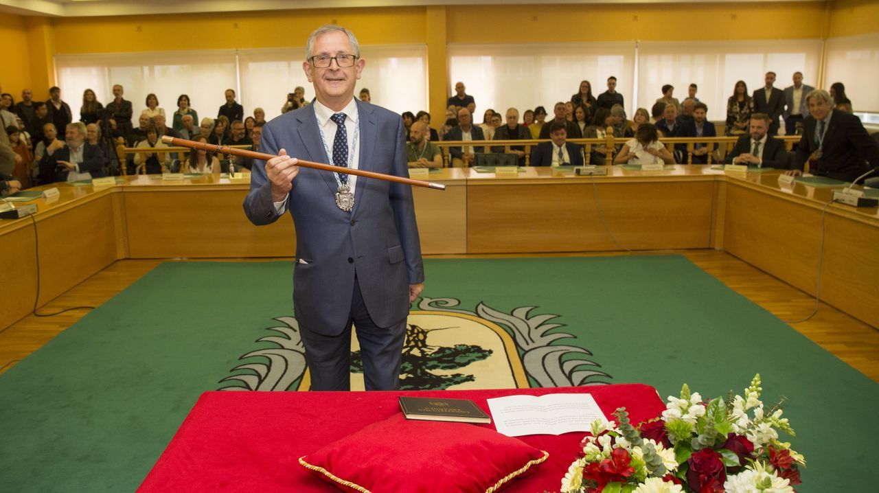 Carballo. Alcalde, Evencio Ferrero (BNG)