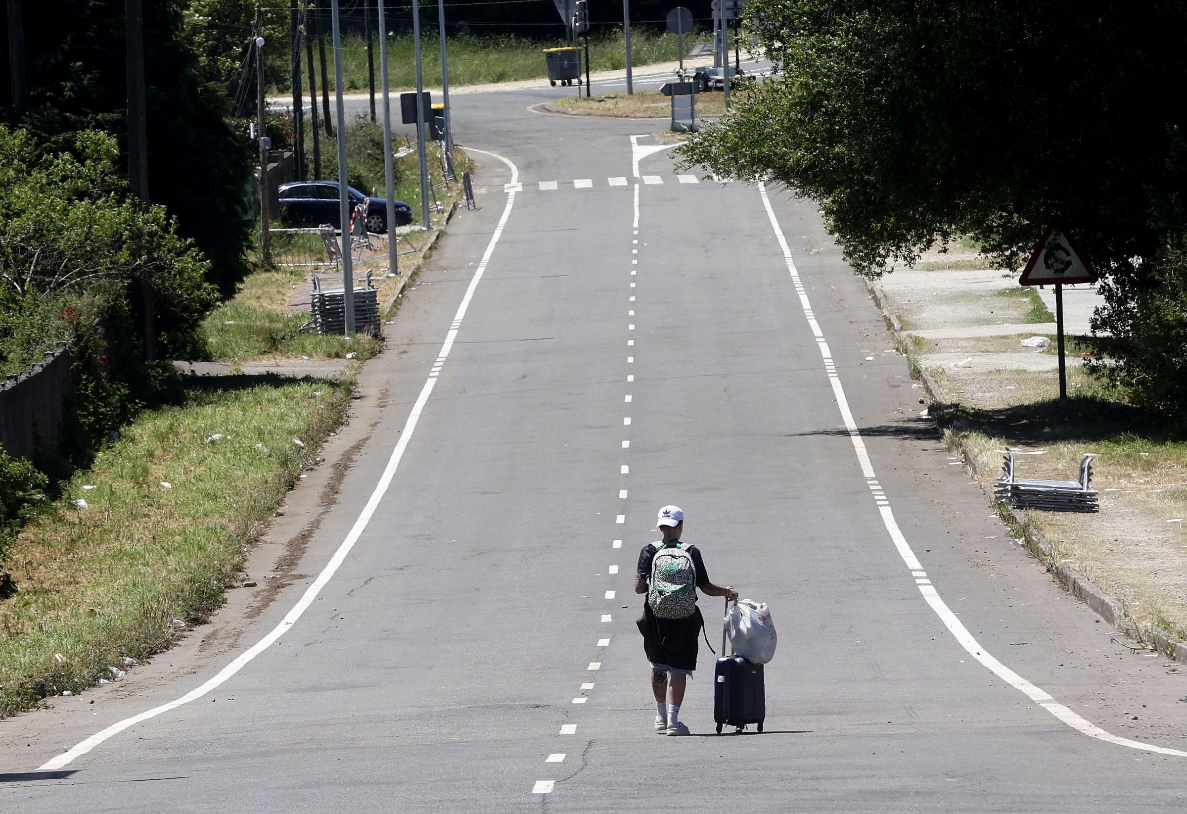 Os derradeiros festivaleiros abandoan as instalacins do Monte do Gozo despois de tres das de concertos. 02/06/2024