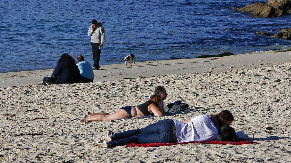 Disfrutando del sol en las playas de Marín