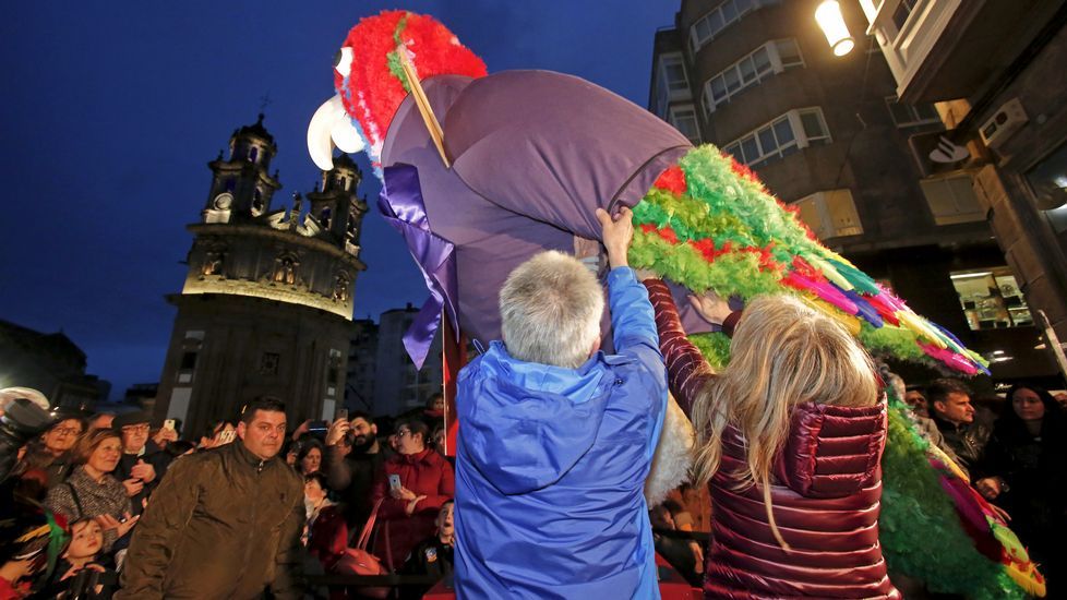 Carnaval de Pontevedra. Presentación del loro Ravachol