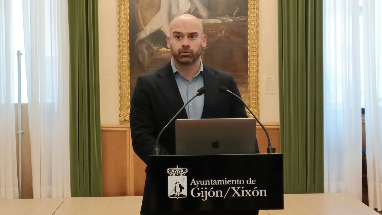 archivo.El concejal de Urbanismo del Ayuntamiento de Gij�n, Jes�s Mart�nez Salvador, en rueda de prensa en el Consistorio gijon�s.