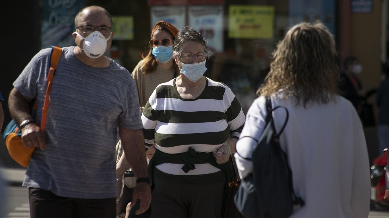 Primer día de uso obligatorio de mascarillas en Barbanza