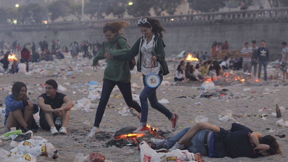 Fiesta entre los rescoldos