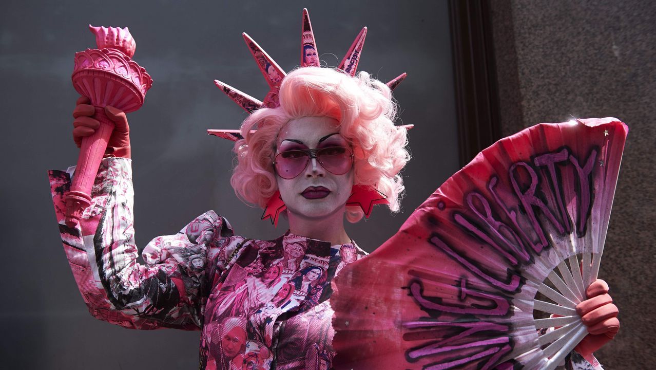 Una drag queen protesta contra la visita de Donald Trump al Reino Unido